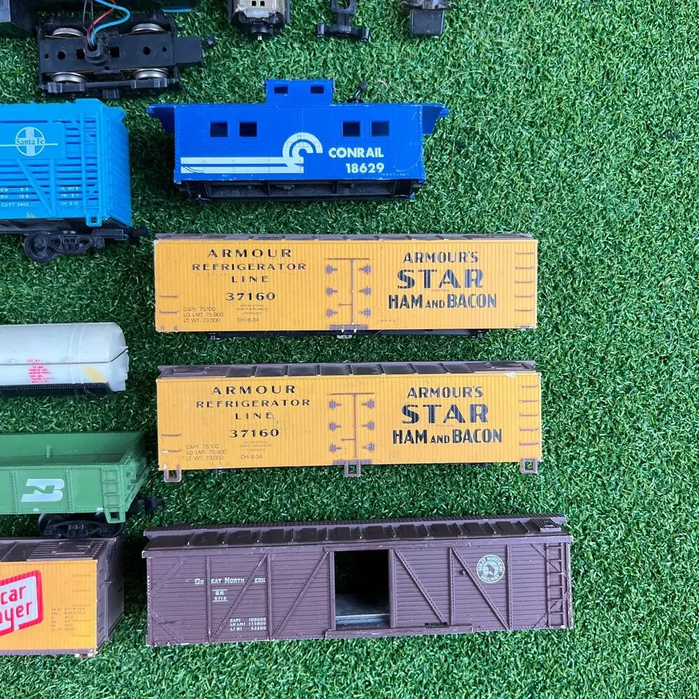Vintage Lot HO Scale Model Train Parts Set